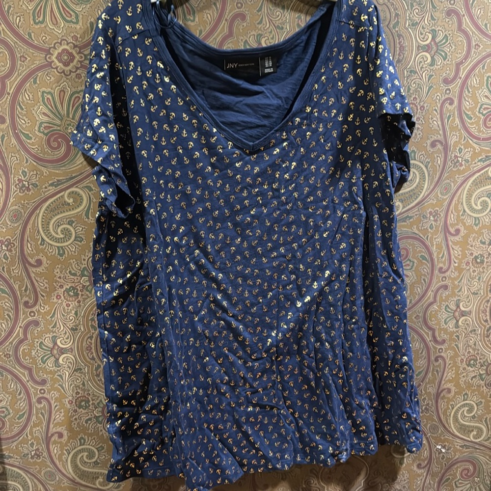 NWOT Navy Blue anchor tee